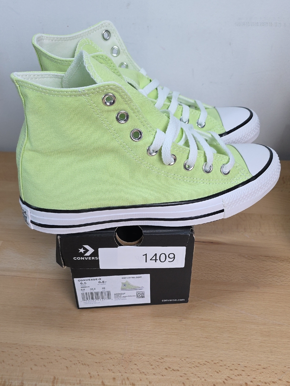 Converse Chuck Taylor All Star High Top in Sour Melon men 6.5 Women 8.5